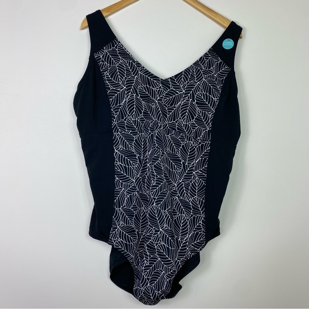 Artesands One Piece Swimsuit 
High Quality    SIZE 22     *NEW WITH TAGS*